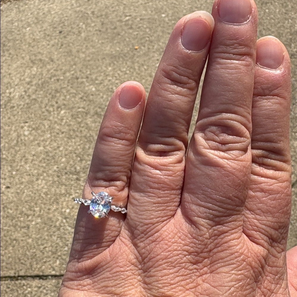 Oval Brilliant 3.00 ct Lab Created White Topaz Sterling Solitaire Ring size 6.75 - Picture 9 of 13